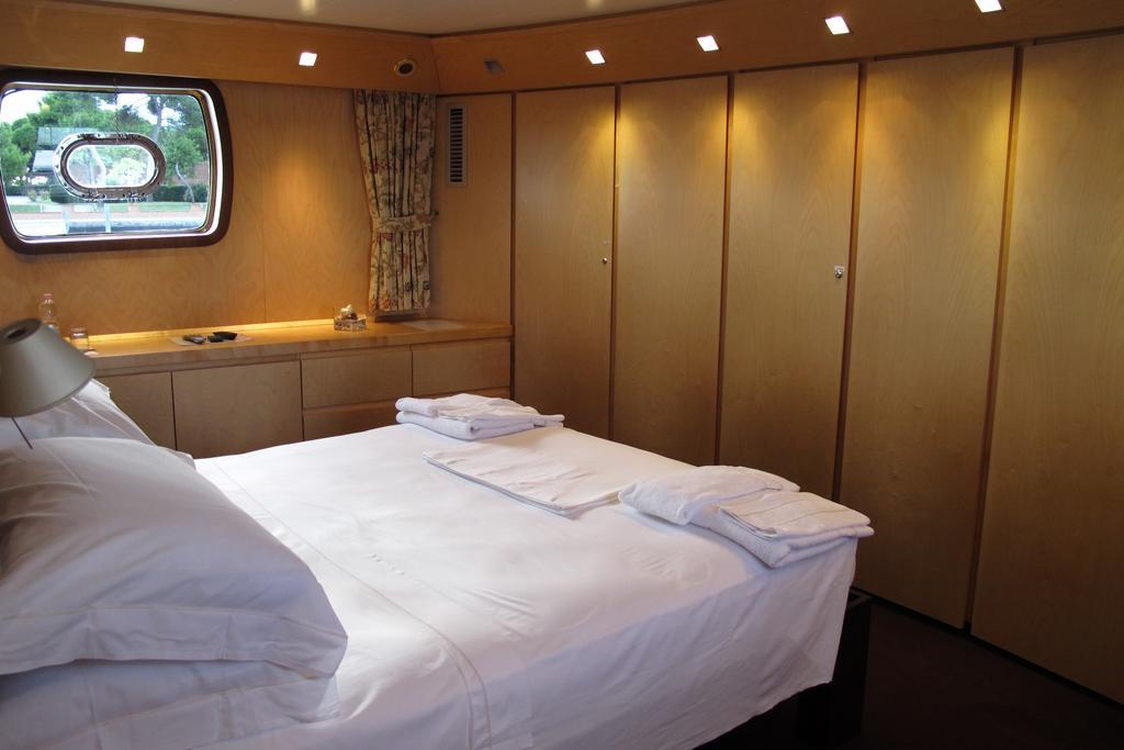Yacht Bert Venezia Botel Venedig